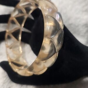 Vintage Carved Lucite Bangle Bracelet Champagne  Resin Geometric Diamond 7.4"